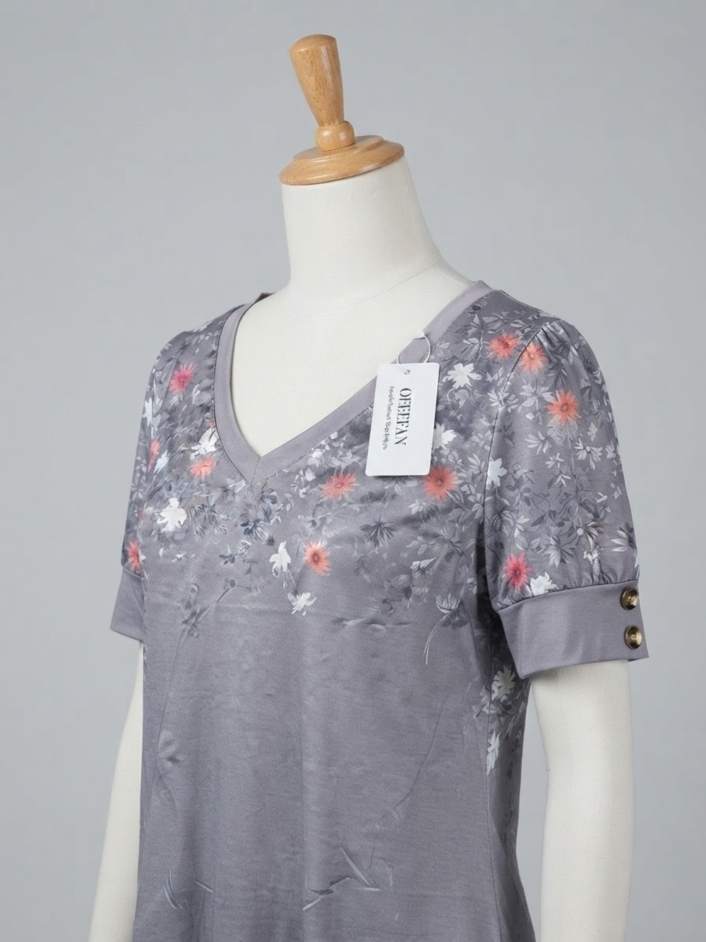 Olsen Lavender Gray Floral V-Neck Short Sleeve Top